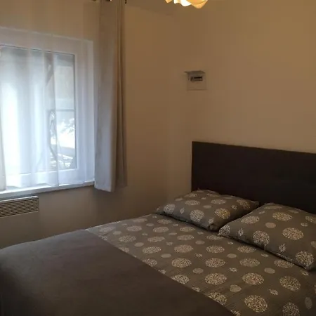 Wśród Jabłoni * Gąski